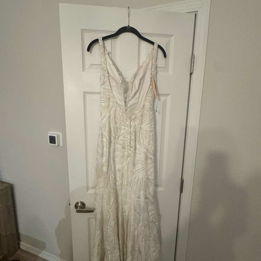 Elegant Cream Wedding Dress